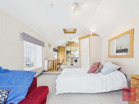 1 bedroom Studio flat to let in York House, Constitution Hill, Uplands, Swansea, SA1