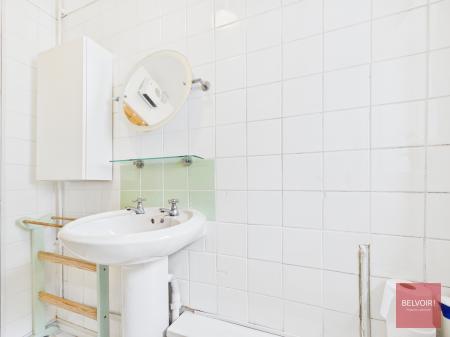 1 bedroom Studio flat to let in York House, Constitution Hill, Uplands, Swansea, SA1