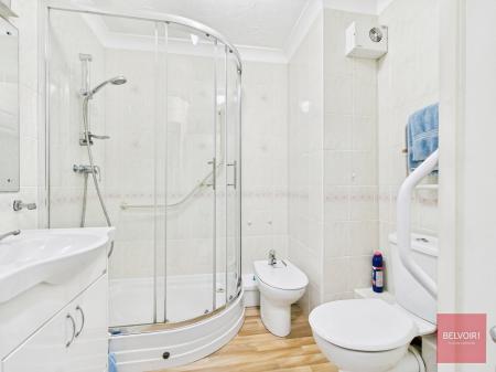 2 bedroom Flat for sale in Maxime Court, Sketty, Swansea, SA2