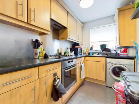 2 bedroom Flat for sale in Phoebe Road, Pentrechwyth, Swansea, SA1