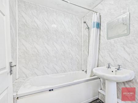 2 bedroom Terraced House for sale in Pentre Treharne Road, Swansea, SA1