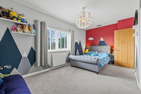 6 bedroom Detached house for sale in Whitestone Close, Mayals, Swansea, SA3