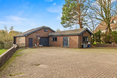 6 bedroom Detached house for sale in Whitestone Close, Mayals, Swansea, SA3