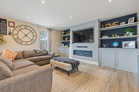 6 bedroom Detached house for sale in Whitestone Close, Mayals, Swansea, SA3