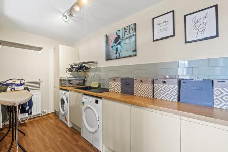 6 bedroom Detached house for sale in Whitestone Close, Mayals, Swansea, SA3