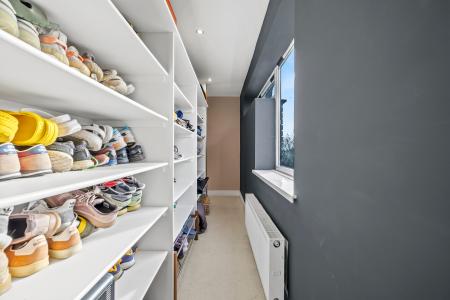 6 bedroom Detached house for sale in Whitestone Close, Mayals, Swansea, SA3