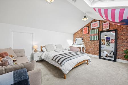 6 bedroom Detached house for sale in Whitestone Close, Mayals, Swansea, SA3