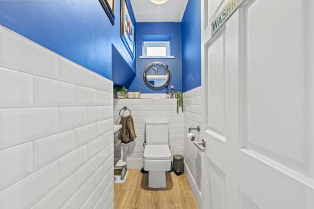 6 bedroom Detached house for sale in Whitestone Close, Mayals, Swansea, SA3