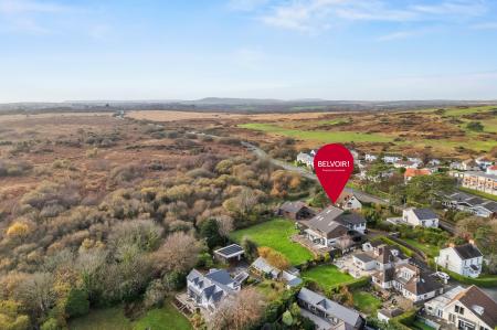 6 bedroom Detached house for sale in Whitestone Close, Mayals, Swansea, SA3