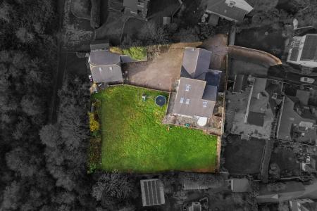 6 bedroom Detached house for sale in Whitestone Close, Mayals, Swansea, SA3