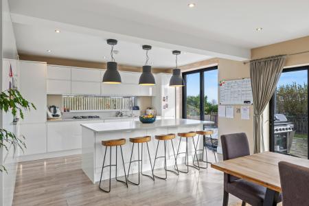 6 bedroom Detached house for sale in Whitestone Close, Mayals, Swansea, SA3