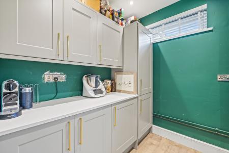 6 bedroom Detached house for sale in Whitestone Close, Mayals, Swansea, SA3