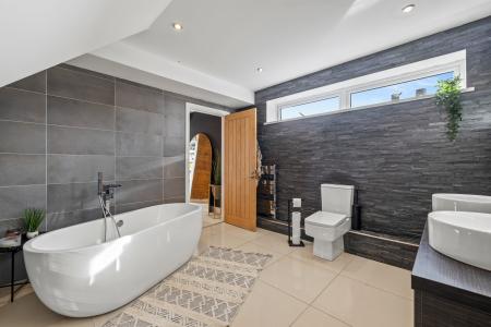 6 bedroom Detached house for sale in Whitestone Close, Mayals, Swansea, SA3