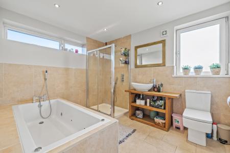 6 bedroom Detached house for sale in Whitestone Close, Mayals, Swansea, SA3