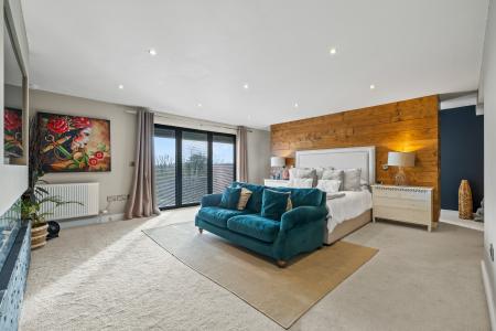 6 bedroom Detached house for sale in Whitestone Close, Mayals, Swansea, SA3