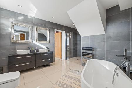 6 bedroom Detached house for sale in Whitestone Close, Mayals, Swansea, SA3