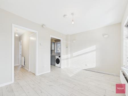 2 bedroom Ground floor flat to let in Bishopston Road, Bishopston, Swansea, SA3