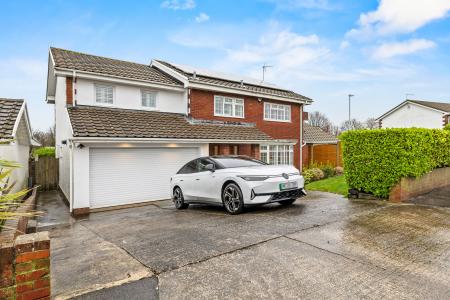 Woollacott Drive, Newton, Swansea, SA3