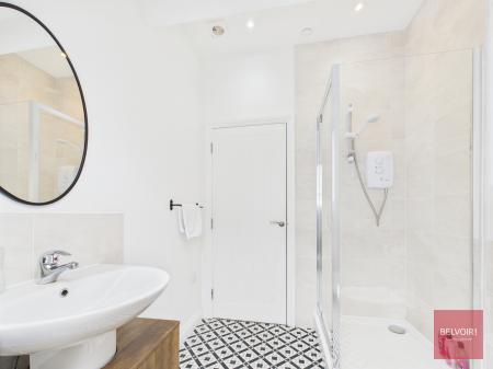 2 bedroom Flat to let in Mumbles Road, Mumbles, Swansea, SA3