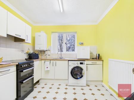 2 bedroom Flat for sale in Sarlou Court, Uplands, Swansea, SA2