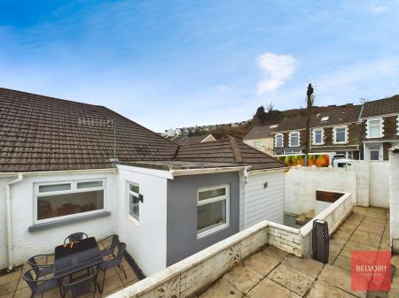 3 bedroom Bungalow to let in Short Street, Mount Pleasant, Swansea, SA1