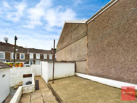3 bedroom Bungalow to let in Short Street, Mount Pleasant, Swansea, SA1