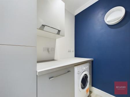 3 bedroom Bungalow to let in Short Street, Mount Pleasant, Swansea, SA1