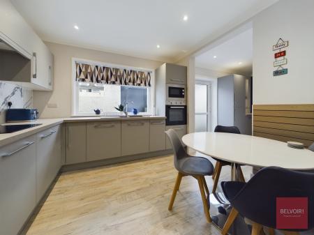 3 bedroom Bungalow to let in Short Street, Mount Pleasant, Swansea, SA1