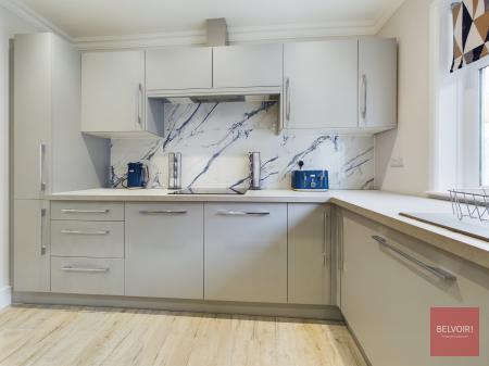 3 bedroom Bungalow to let in Short Street, Mount Pleasant, Swansea, SA1