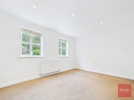 4 bedroom Town house to let in Waverley Drive, Mumbles, Swansea, SA3