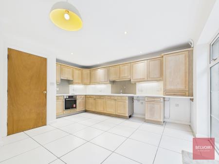 4 bedroom Town house to let in Waverley Drive, Mumbles, Swansea, SA3