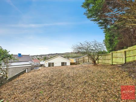 3 bedroom Bungalow to let in Heol Isaf, Cimla, Neath, SA11
