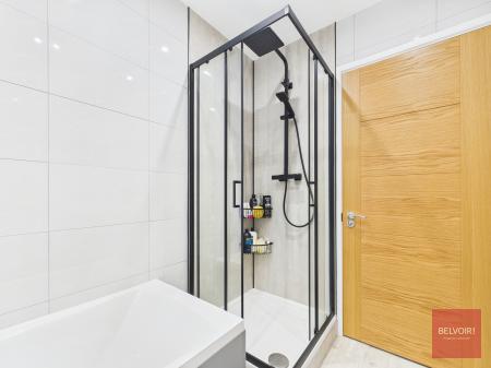 2 bedroom Flat for sale in Roman Court, Swansea, SA3