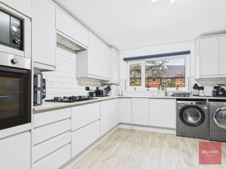 2 bedroom Flat for sale in Roman Court, Swansea, SA3