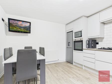 2 bedroom Flat for sale in Roman Court, Swansea, SA3