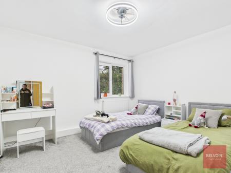 2 bedroom Flat for sale in Roman Court, Swansea, SA3