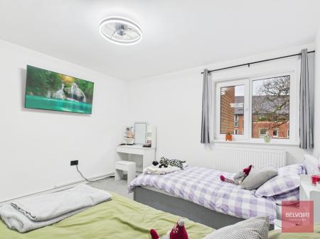 2 bedroom Flat for sale in Roman Court, Swansea, SA3