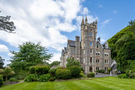 2 bedroom Flat for sale in Langland Bay Manor, Langland, Swansea, SA3