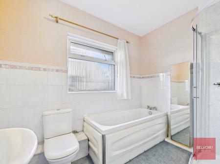 3 bedroom Detached house for sale in Bron Y Bryn, Killay, Swansea, SA2