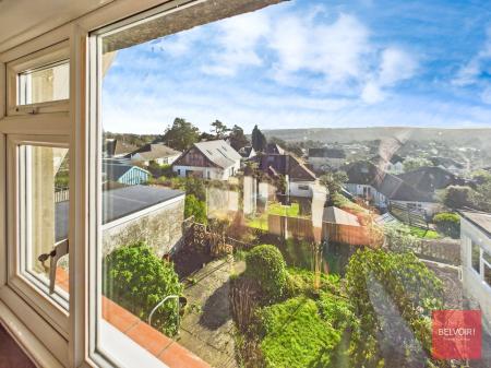 3 bedroom Detached house for sale in Bron Y Bryn, Killay, Swansea, SA2