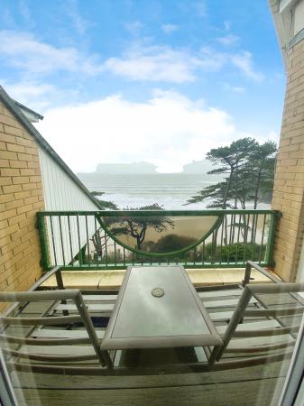 3 bedroom Flat to let in Caswell Bay Court, Caswell Road, Caswell, Swansea, SA3