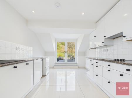 3 bedroom Flat to let in Caswell Bay Court, Caswell Road, Caswell, Swansea, SA3