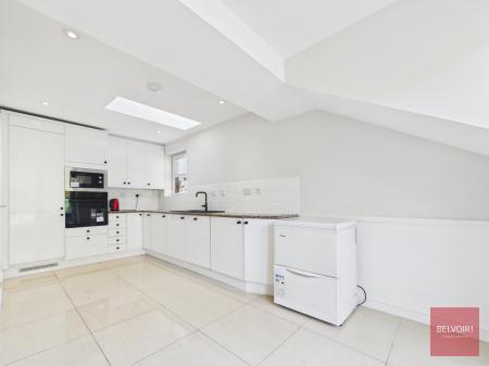 3 bedroom Flat to let in Caswell Bay Court, Caswell Road, Caswell, Swansea, SA3