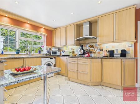 5 bedroom Detached house for sale in Eastlands Park, Bishopston, Swansea, SA3