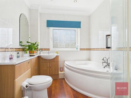 5 bedroom Detached house for sale in Eastlands Park, Bishopston, Swansea, SA3