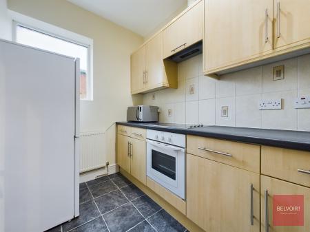 2 bedroom Maisonette to let in Dilwyn Road, Sketty, Swansea, SA2