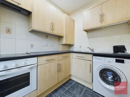 2 bedroom Maisonette to let in Dilwyn Road, Sketty, Swansea, SA2