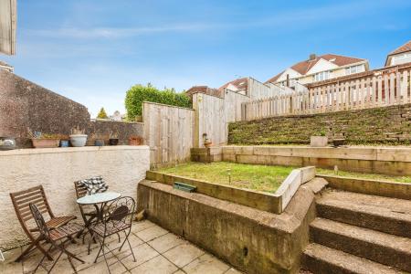 3 bedroom Semi-detached house to let in Lon Dan Y Coed, Cockett, Swansea, SA2