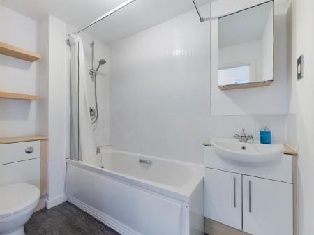 1 bedroom Flat to let in Phoebe Road, Copper Quarter, Swansea, SA1