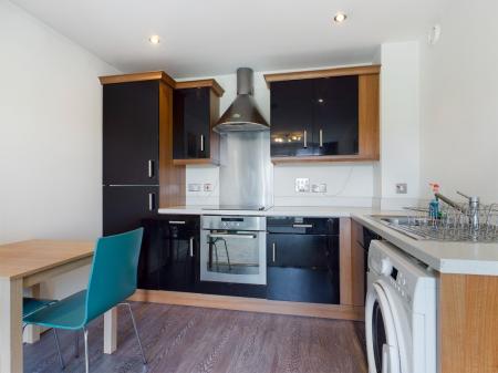 1 bedroom Flat to let in Phoebe Road, Copper Quarter, Swansea, SA1